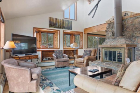 5BR Mountain Retreat with Hot Tub and Sauna Silverthorne